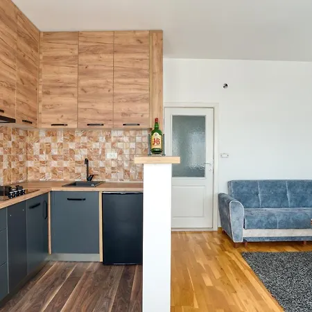 Apartman Ana דירה